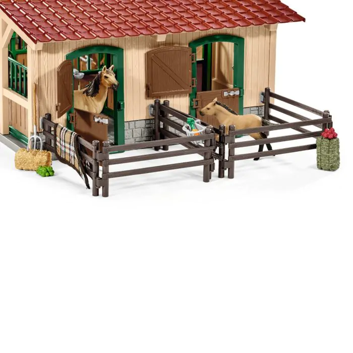 Schleich Horse Club Pferdestall mit Pferden und Zubehör 42195